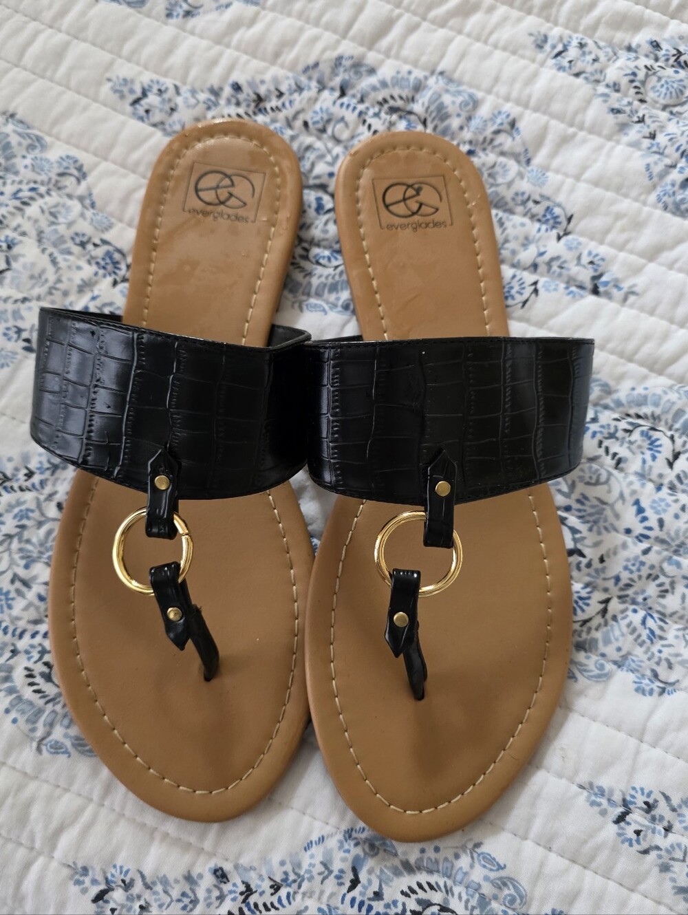 Everglades Black Croc-Texture Toe-Ring Sandals